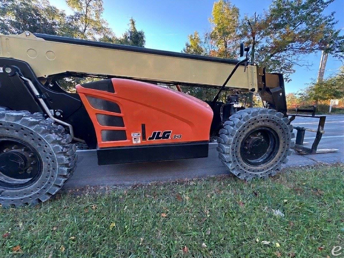 2022 JLG 943
