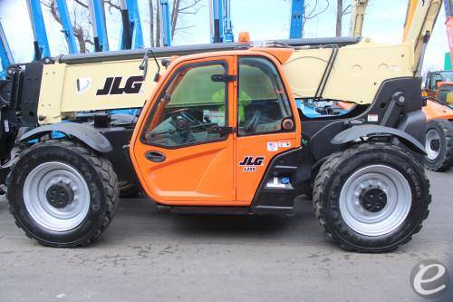 2017 JLG 1255