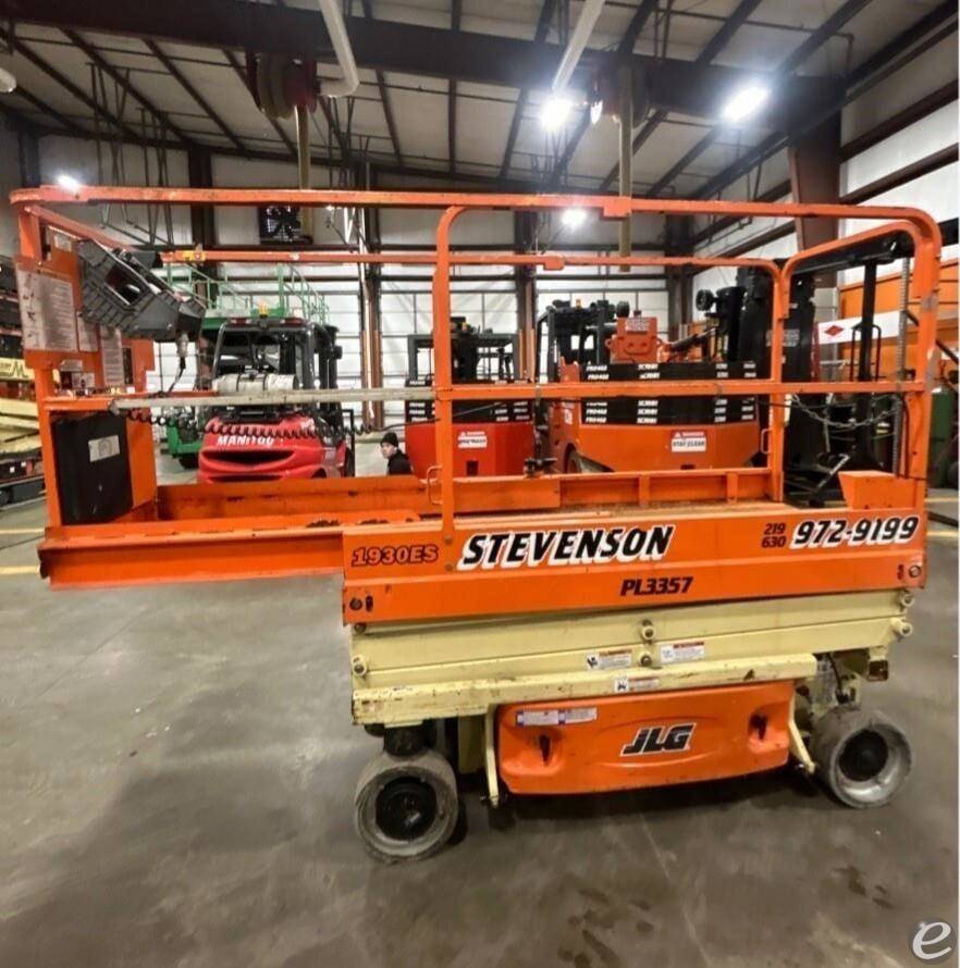 2017 JLG 1930ES