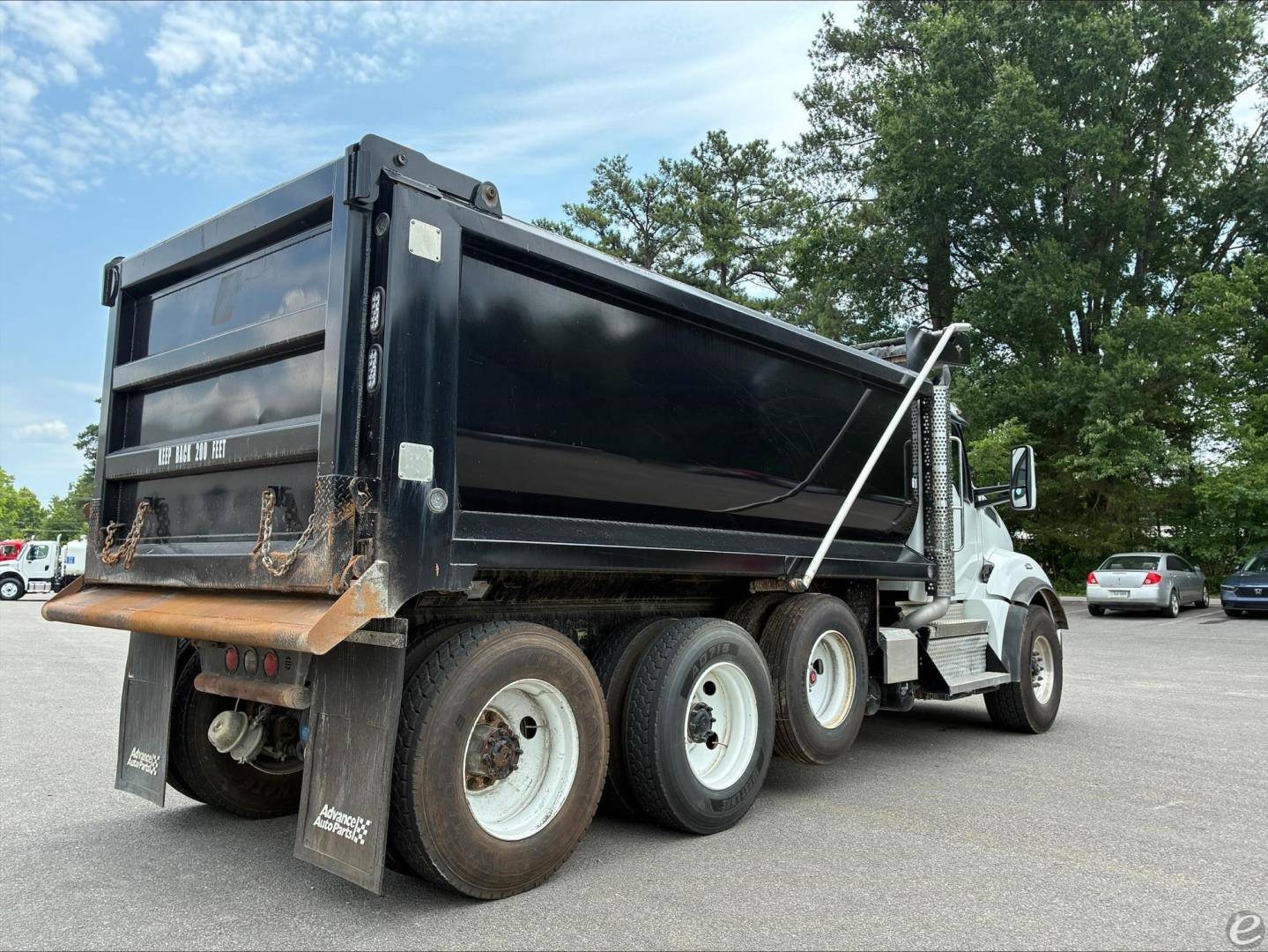 2025 Kenworth T880