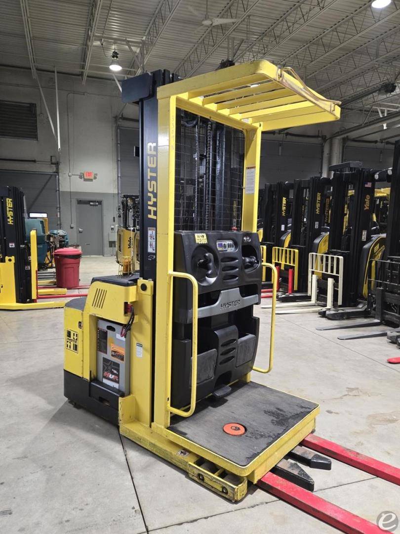 2015 Hyster R30XMS3 Electric Order Picker - 123Forklift