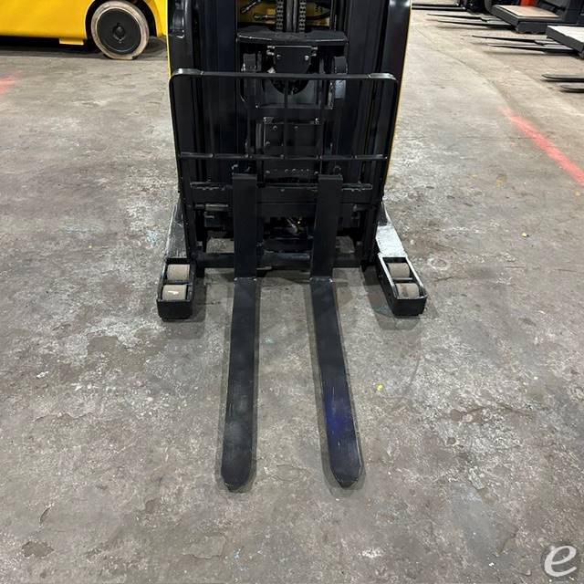 2022 Yale NR045EB
