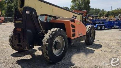 2019 JLG 943