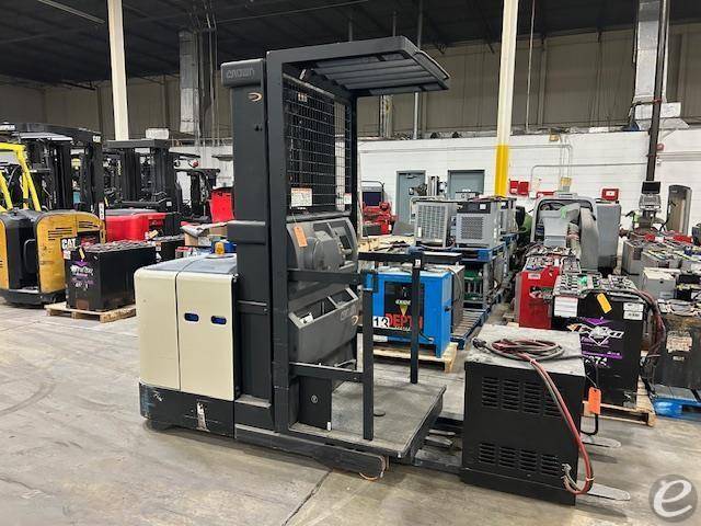 2005 Crown SP3410-30 Electric Order Picker - 123Forklift