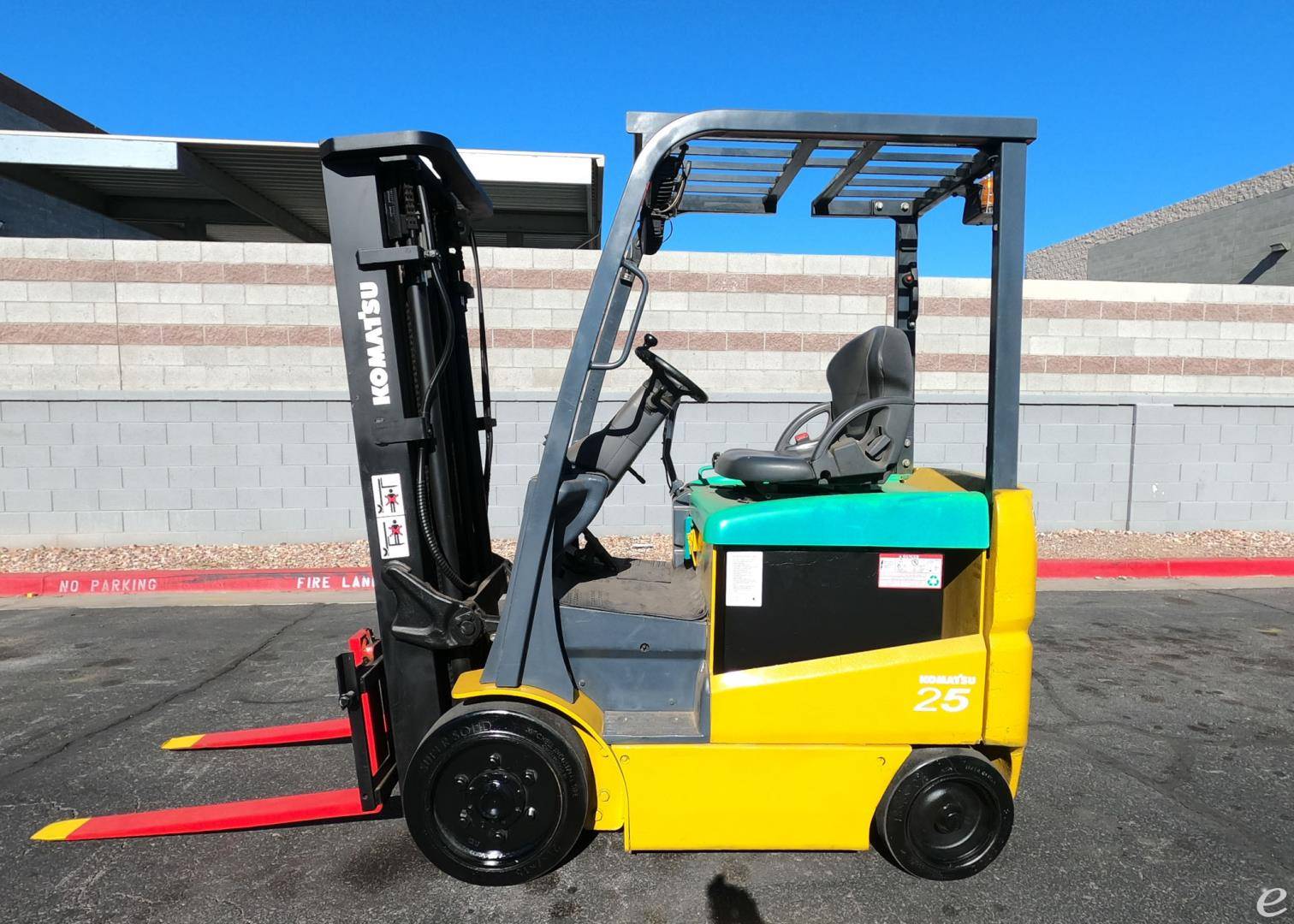 2012 Komatsu FB25SHU-6 Electric Forklift - 123Forklift