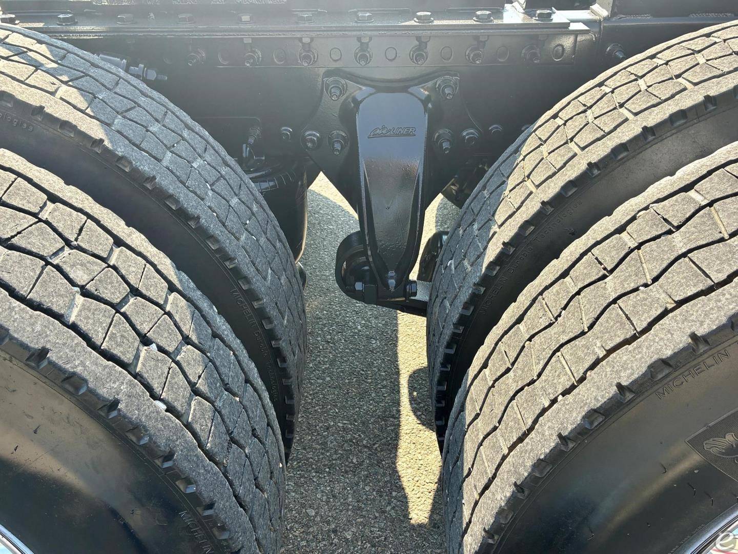 2018 Freightliner CORONADO 122 SD