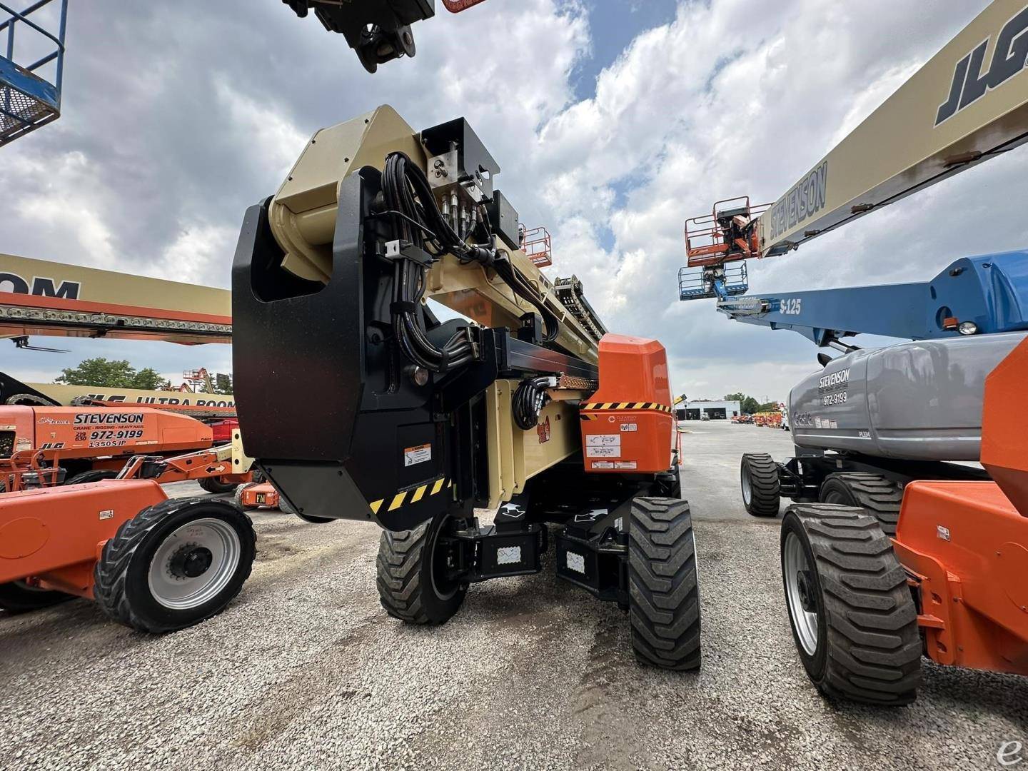 2025 JLG 1500AJP