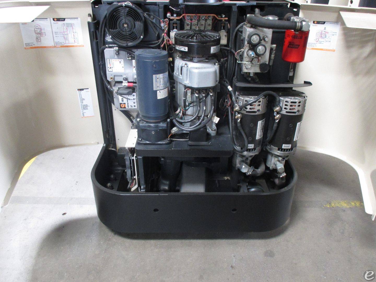 2015 Crown SP3520-30