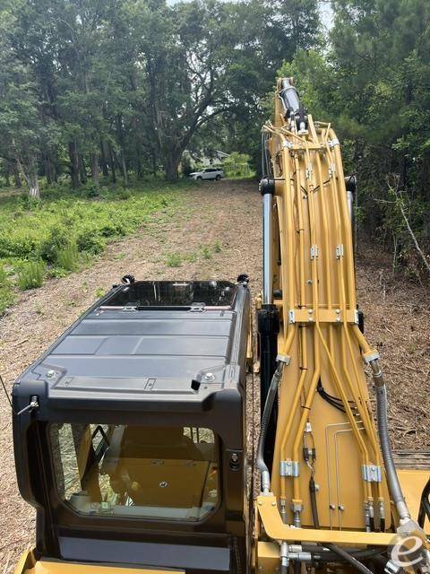 2025 Cat 320
