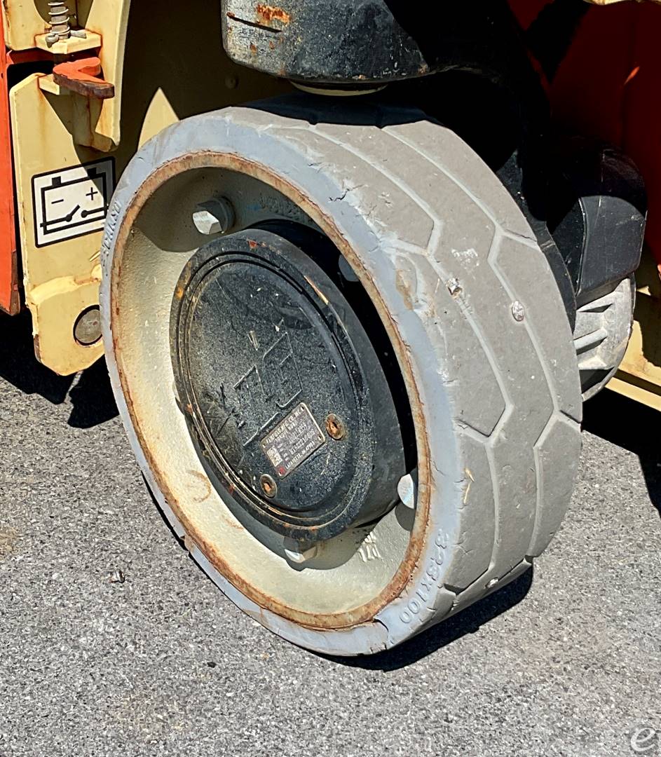 2019 JLG 1230ES
