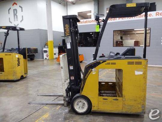 2015 Yale ESC030 Electric Forklift - 123Forklift