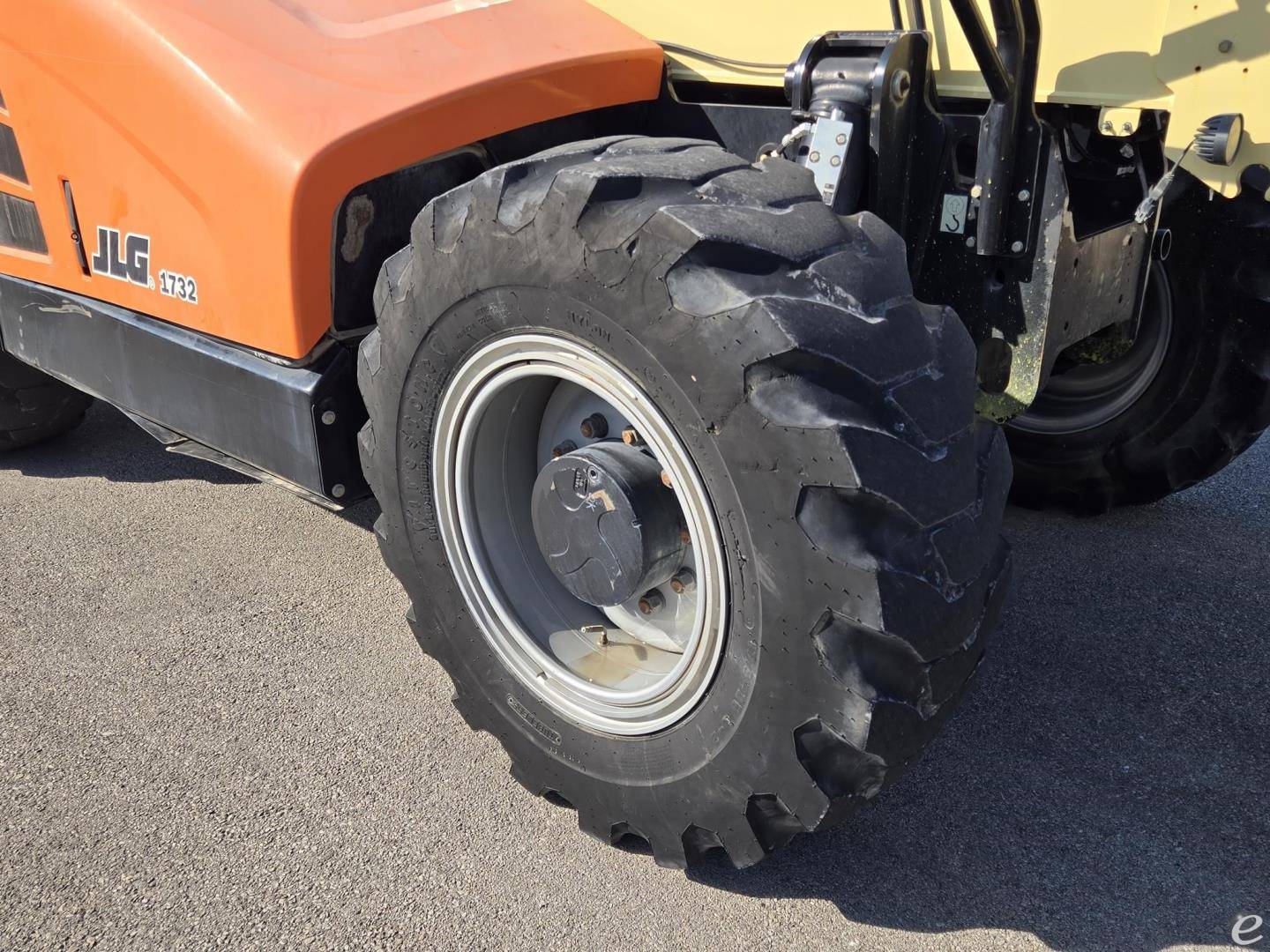 2020 JLG 1732