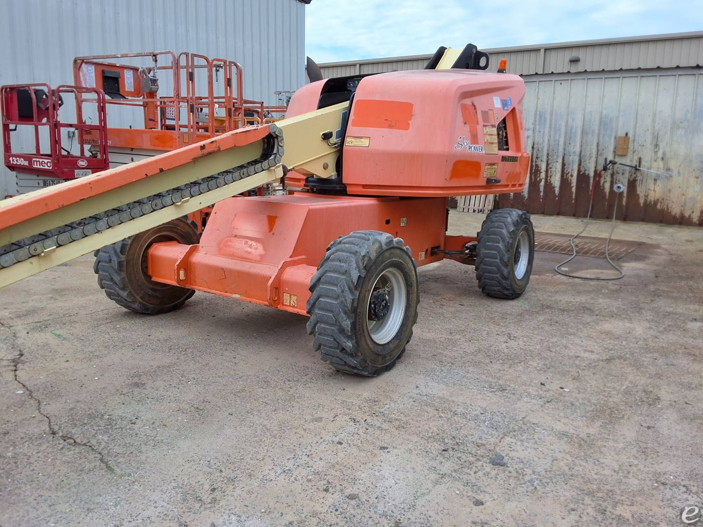 2016 JLG 400S