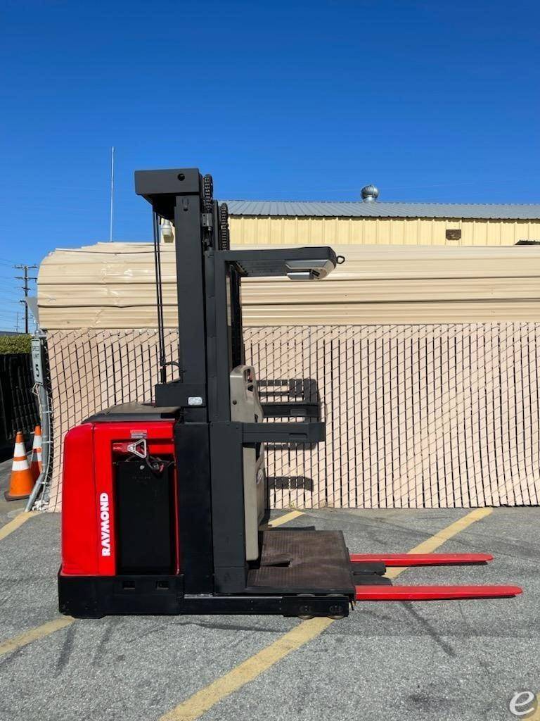 2005 Raymond EASI OPC30TT Electric Order Picker - 123Forklift