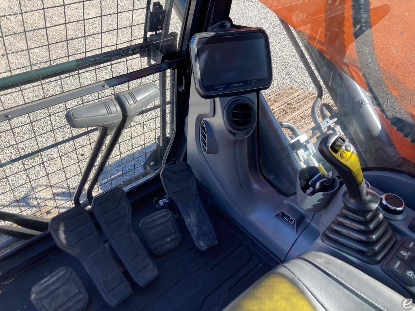 2022 Doosan DX225 LC-7