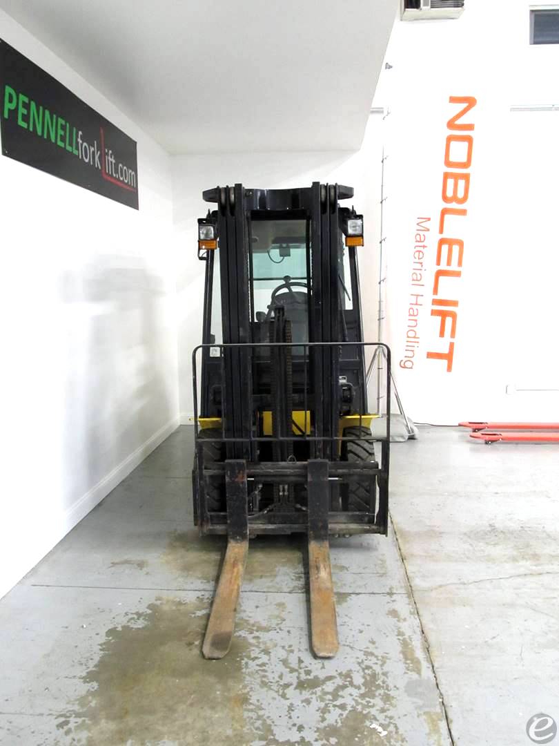 2016 Hyundai 25D-9