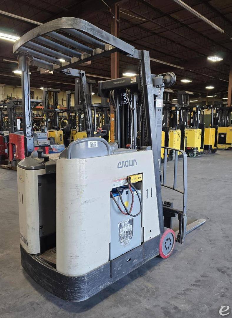 2006 Crown RC3020-35