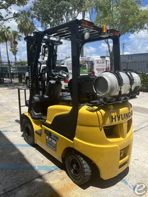 2015 Hyundai 15L-7M