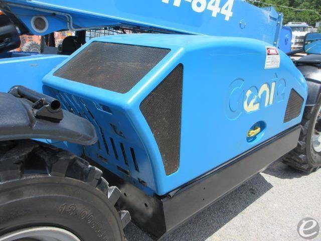 2016 Genie GTH844