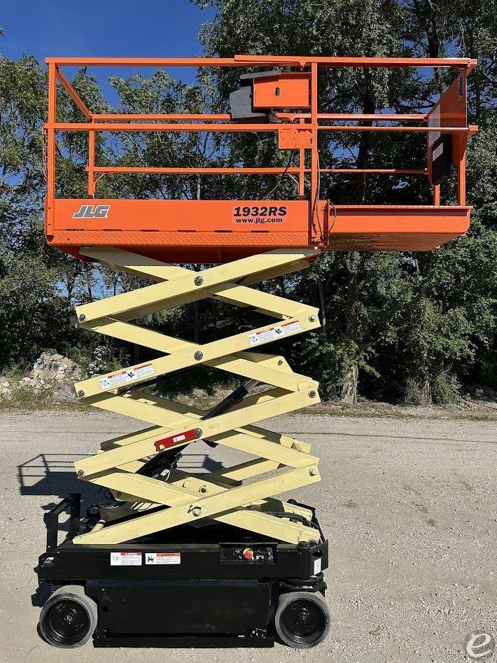 2019 JLG 1932R