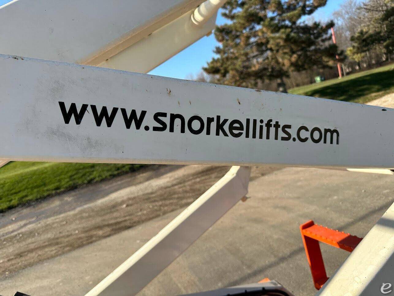 2016 Snorkel S4726E Electric Scissor Lift - 123Forklift
