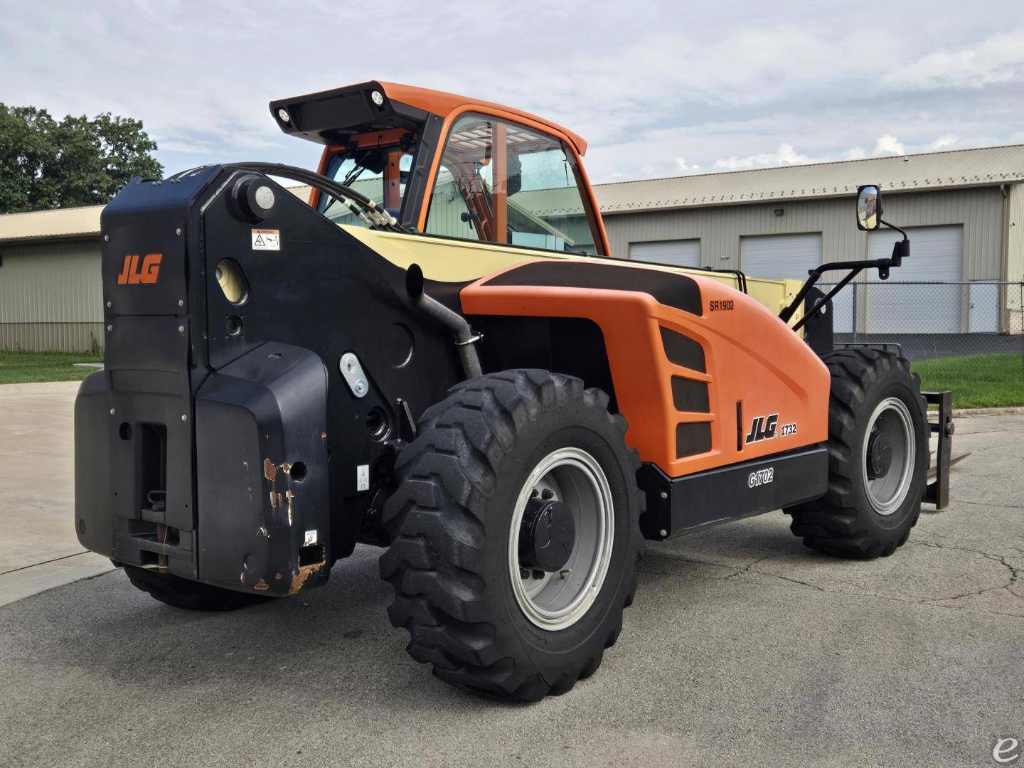 2021 JLG 1732