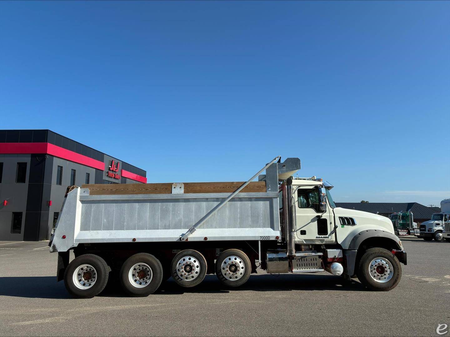 2016 Mack GRANITE GU713