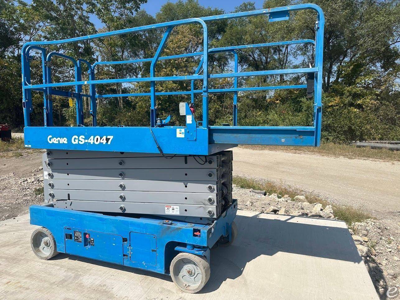 2017 Genie GS4047 Electric Scissor Lift - 123Forklift