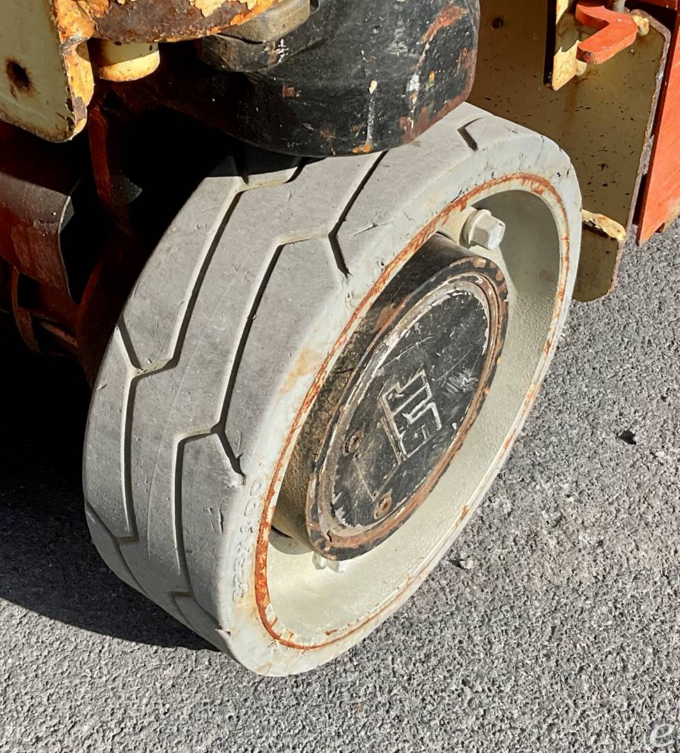 2013 JLG 1230ES
