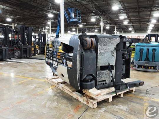 2018 Crown RMD6095S-32 Electric Reach Truck - 123Forklift