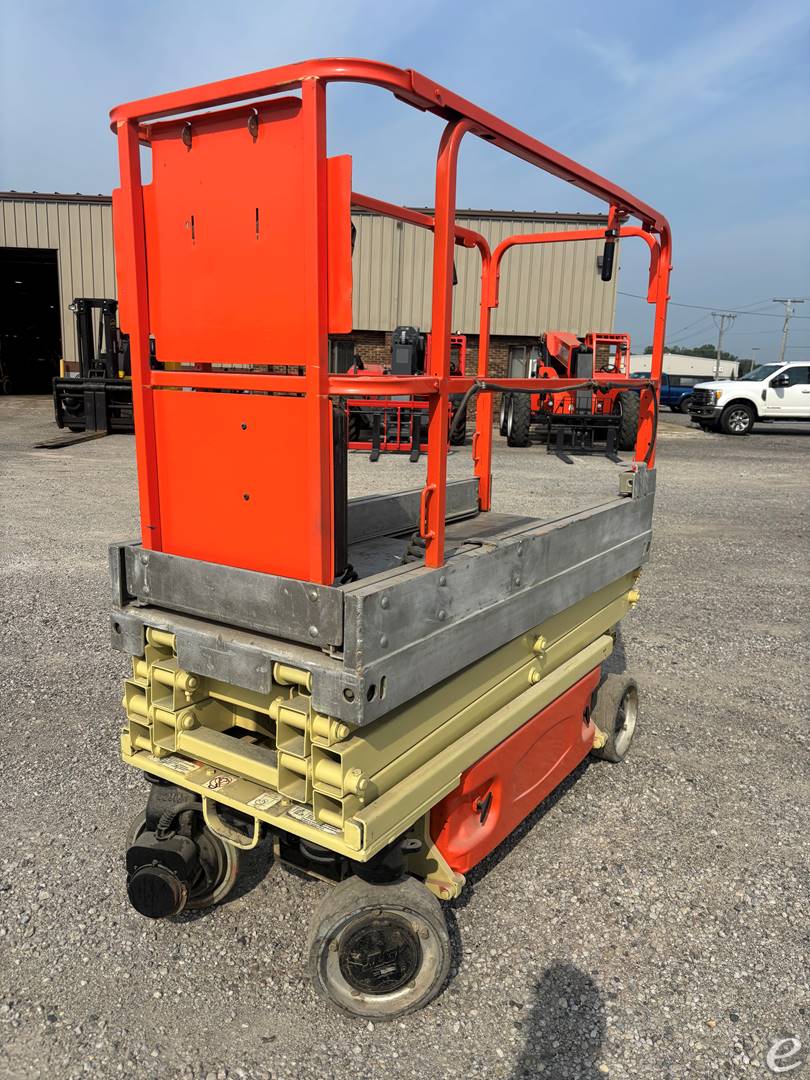 2010 JLG 1930ES
