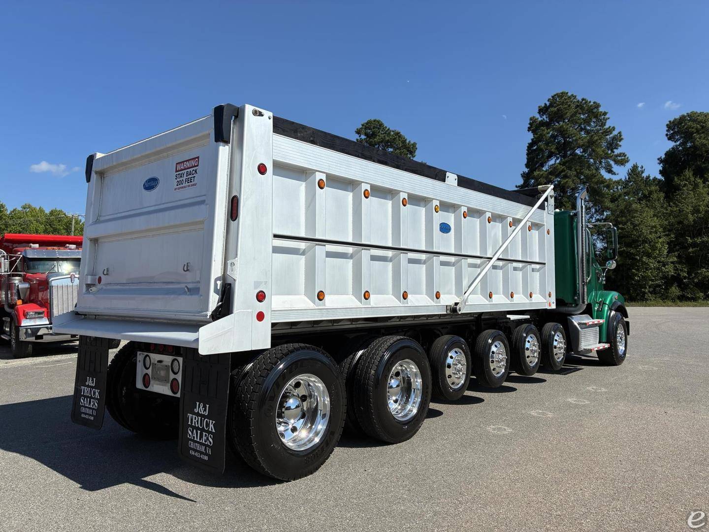 2023 Freightliner 122SD