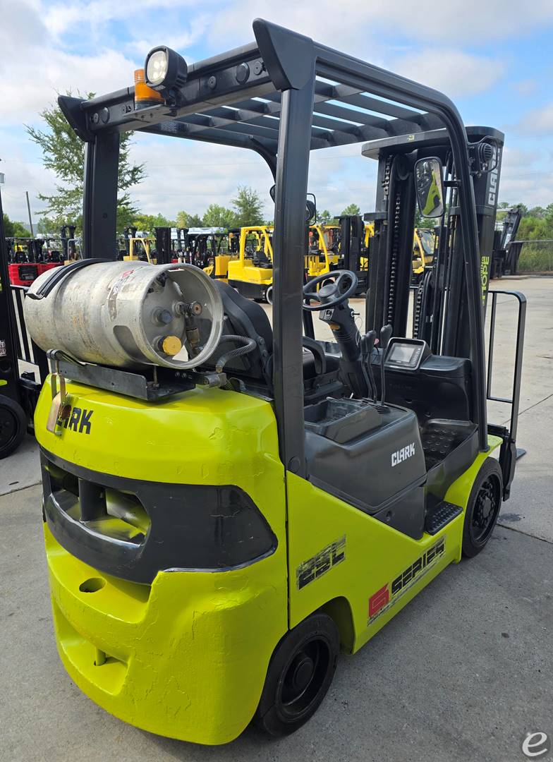 2022 Clark S25CL