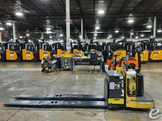 2017 Hyster B80ZHD Electric Forklift - 123Forklift