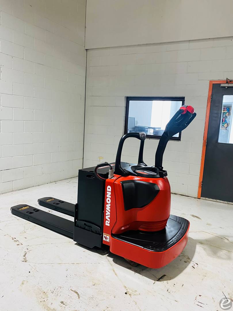 2012 Raymond 8410