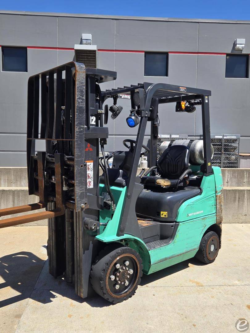 2020 Mitsubishi FGC20N