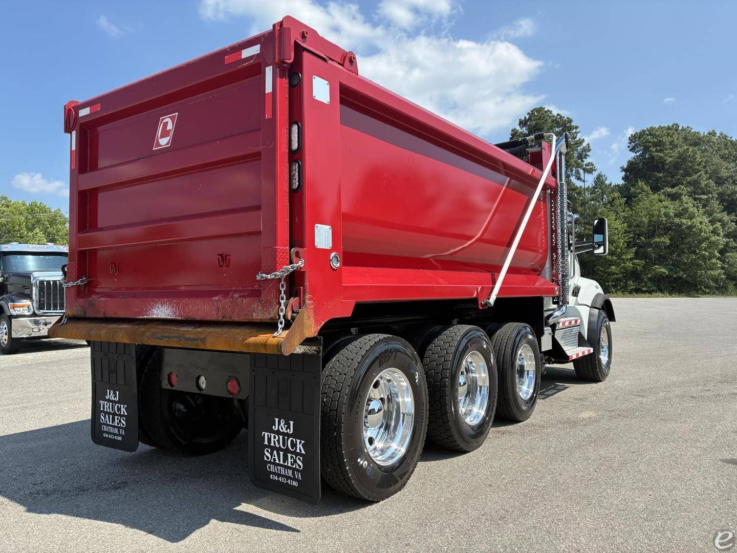 2025 Kenworth T880
