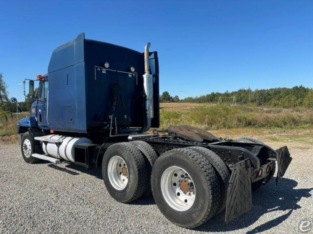 1999 Mack CH613