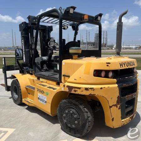 2019 Hyundai 70D-9