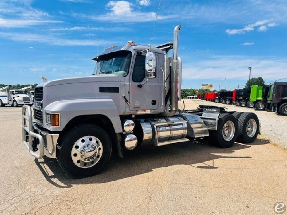 2025 Mack PINNACLE 64T