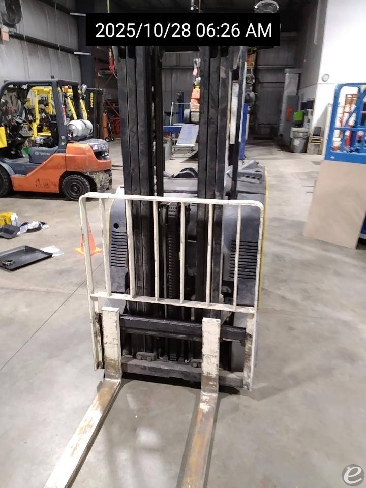 2019 Yale ESC040AD