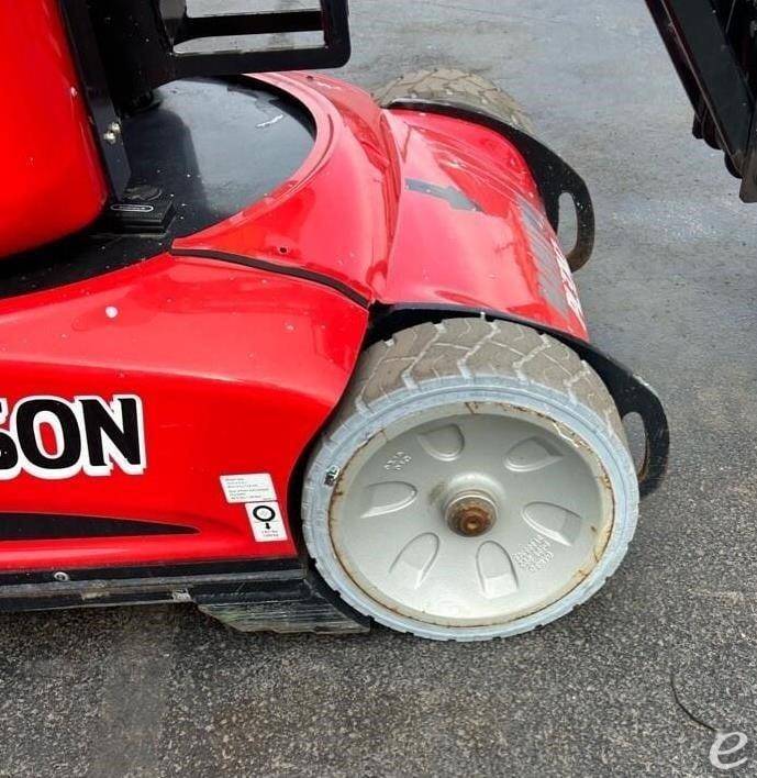 2021 Manitou 26VJR