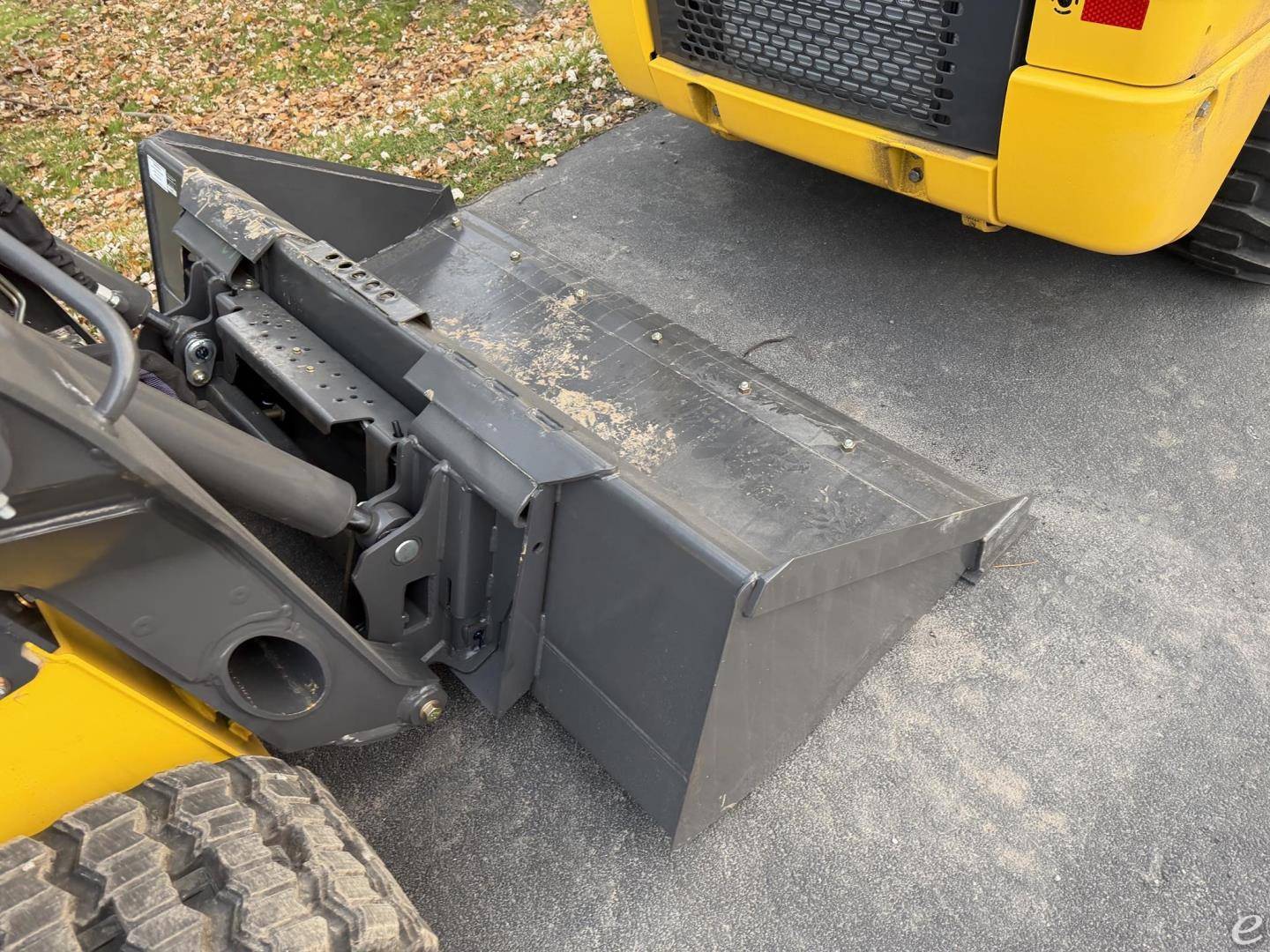 2025 New Holland 72