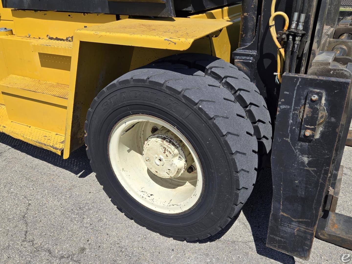 2000 Yale GDP230DA