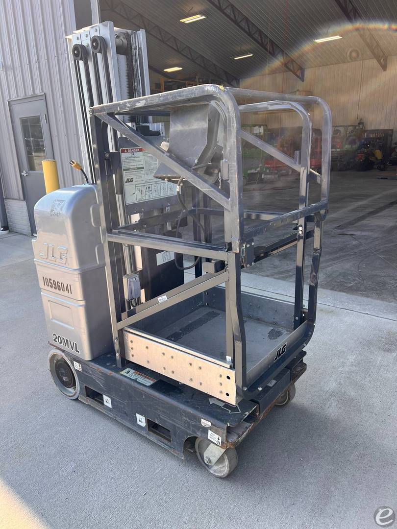 2017 JLG 20MVL