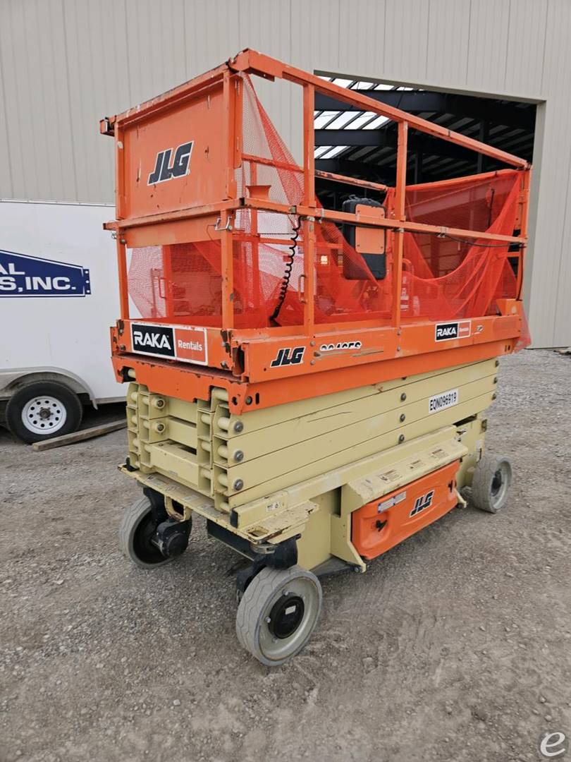 2018 JLG 3246ES