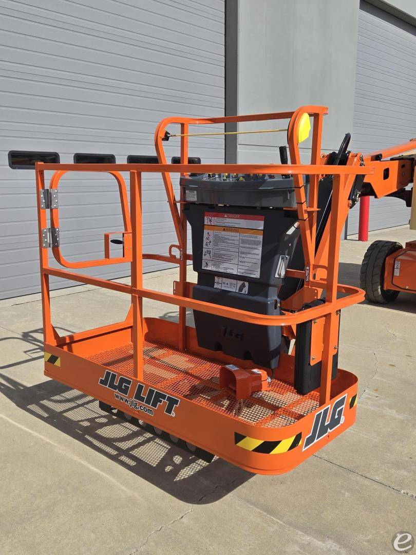 2022 JLG E450AJ