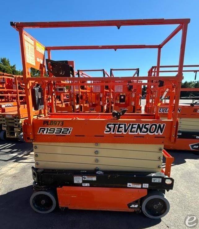 2021 JLG R1932i