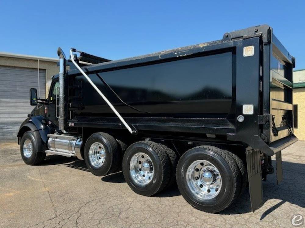 2025 Kenworth T880