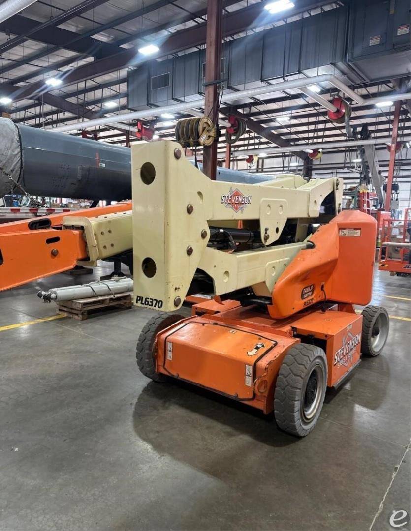 2015 JLG E400AJPN